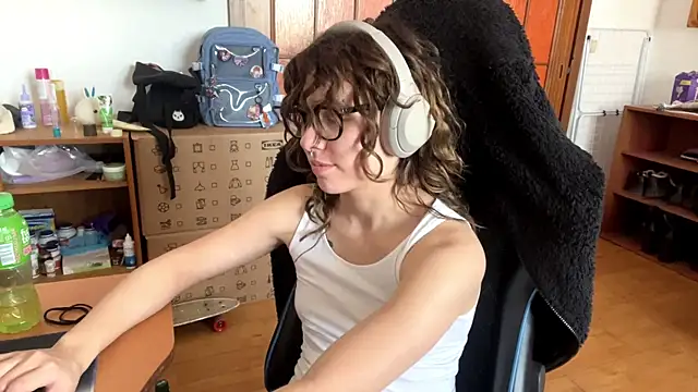 PillowPeachX online show from 05-04-26, 02:42