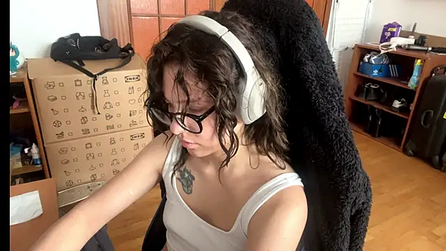 PillowPeachX online show from 06-03-26, 06:36
