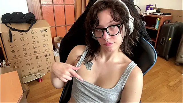 PillowPeachX online show from 05-29-26, 09:48