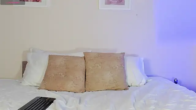 EmmaWilliammss online show from 04-30-26, 08:57