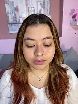 ZoeBennett Pink online show from 04-14-26, 06:13