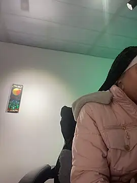 Snapshot of lia_ec chatting on 07-03-26, 12:00 lia ec online show from 07-03-26, 12:00