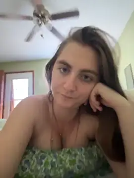 Snapshot of prettykitttty chatting on 04-14-26, 07:30 prettykitttty online show from 04-14-26, 07:30