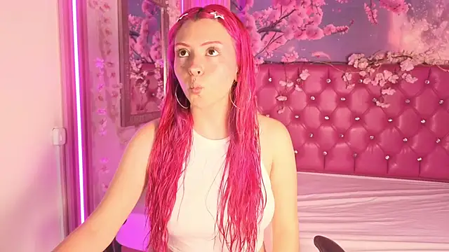 NinaKitty  online show from 04-15-26, 09:04