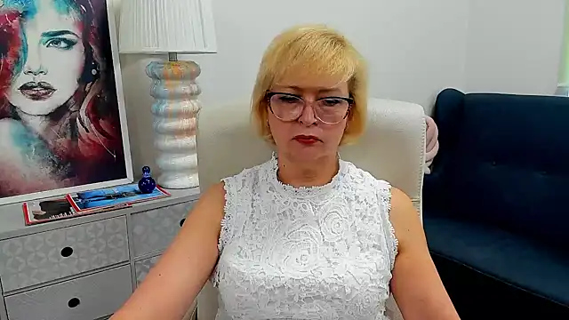 luna xfantasy online show from 06-18-26, 06:34