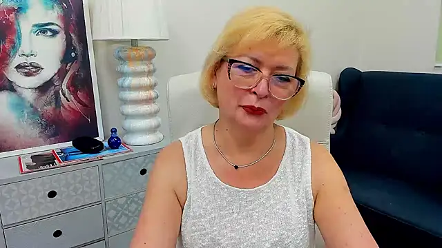 luna xfantasy online show from 06-19-26, 06:30