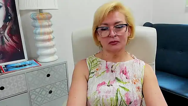 luna xfantasy online show from 05-26-26, 06:33