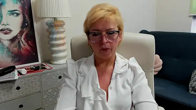 luna xfantasy online show from 04-23-26, 12:40