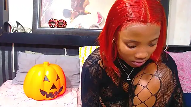 YoungBarbiexx online show from 06-02-26, 05:57