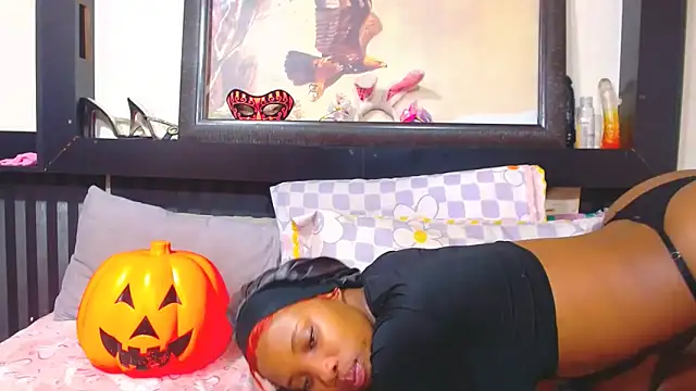YoungBarbiexx online show from 06-05-26, 10:32