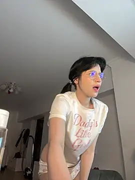 Snapshot of fothisaa chatting on 04-15-26, 10:21 fothisaa online show from 04-15-26, 10:21