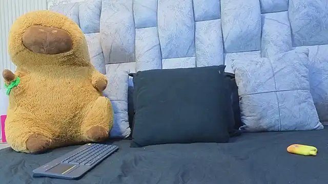 Snapshot of Thaliavegas chatting on 05-29-26, 05:13 Thaliavegas online show from 05-29-26, 05:13