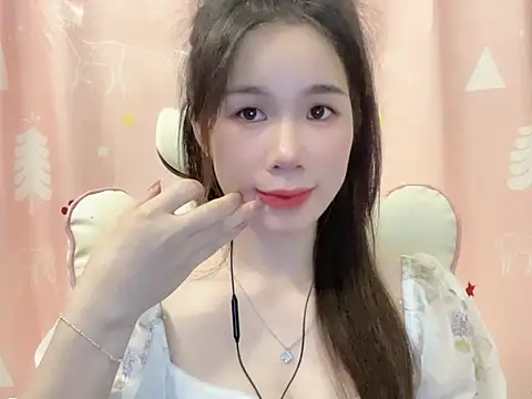 Luna3579 online show from 05-05-26, 05:05