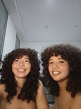 Chloe and Violeta online show from 07-22-26, 01:51