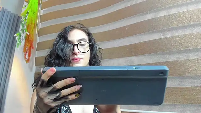 Snapshot of Shammy_rosse chatting on 06-19-26, 07:41 Shammy rosse online show from 06-19-26, 07:41