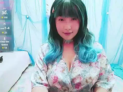 shusweetie online show from 04-20-26, 07:04