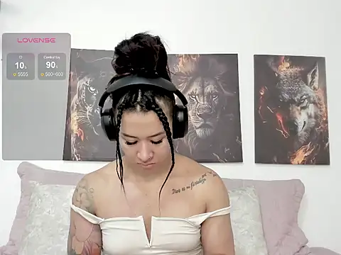 Snapshot of AngelMartinss chatting on 05-30-26, 04:01 AngelMartinss online show from 05-30-26, 04:01