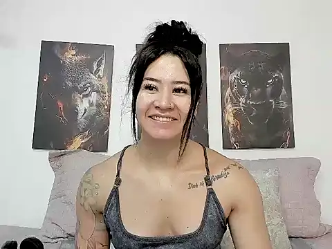 Snapshot of AngelMartinss chatting on 05-11-26, 02:56 AngelMartinss online show from 05-11-26, 02:56