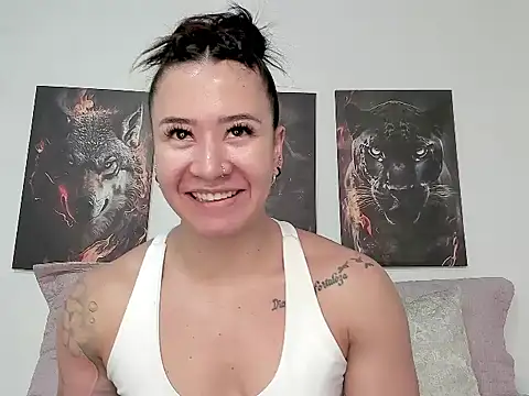 Snapshot of AngelMartinss chatting on 05-08-26, 04:33 AngelMartinss online show from 05-08-26, 04:33