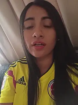 DaniellaGiraldo online show from 06-17-26, 02:27