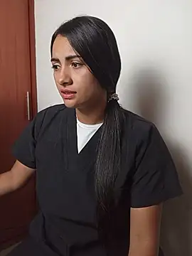 DaniellaGiraldo online show from 05-13-26, 02:02