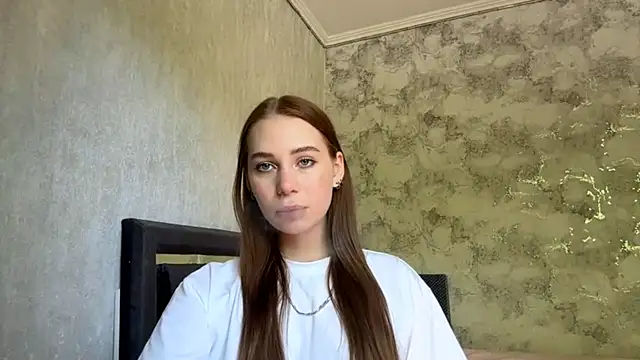 Snapshot of FlufyRabbit chatting on 04-15-26, 06:19 FlufyRabbit online show from 04-15-26, 06:19