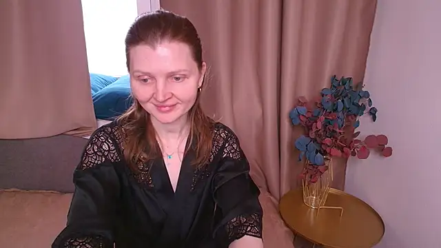 Snapshot of Liza__Evans chatting on 04-25-26, 02:14 Liza Evans online show from 04-25-26, 02:14