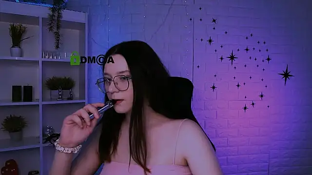 Snapshot of nymira chatting on 06-17-26, 07:13 nymira online show from 06-17-26, 07:13