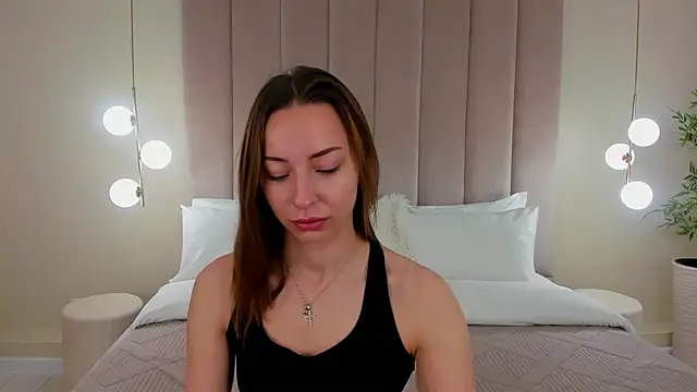 NicoleHarris online show from 05-11-26, 03:08