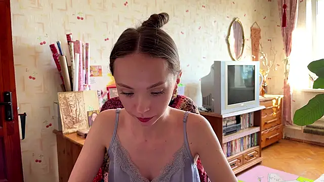 AdriannaBill online show from 06-18-26, 03:06