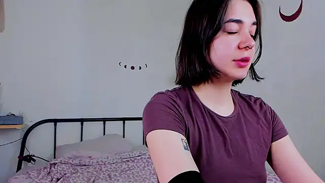 LiyaFly online show from 05-13-26, 04:08