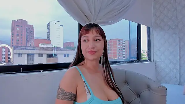 Snapshot of katherine_glow chatting on 05-06-26, 11:25 katherine glow online show from 05-06-26, 11:25