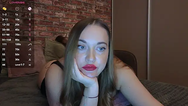 Snapshot of LeryKiss chatting on 04-18-26, 07:58 LeryKiss online show from 04-18-26, 07:58