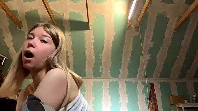Snapshot of Skinny_girl_ chatting on 05-04-26, 07:28 Skinny girl online show from 05-04-26, 07:28
