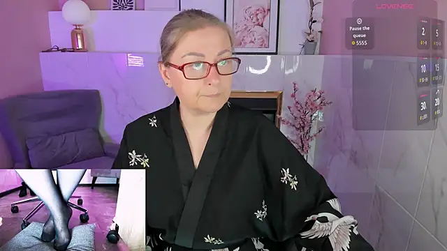 Alexandra Kind online show from 06-23-26, 01:53