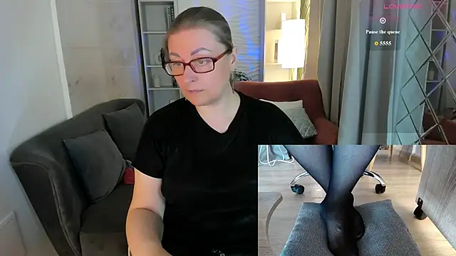 Alexandra Kind online show from 05-12-26, 01:50