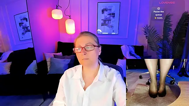Alexandra Kind online show from 06-20-26, 09:20