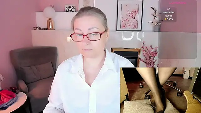Alexandra Kind online show from 07-16-26, 08:39