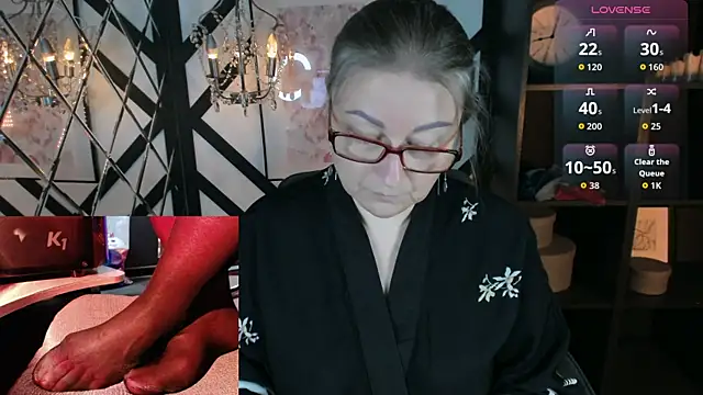Alexandra Kind online show from 05-15-26, 01:42