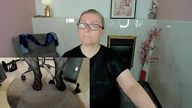 Alexandra Kind online show from 06-10-26, 01:51