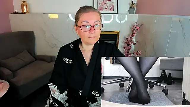 Alexandra Kind online show from 06-16-26, 01:44