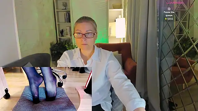 Alexandra Kind online show from 06-21-26, 08:47