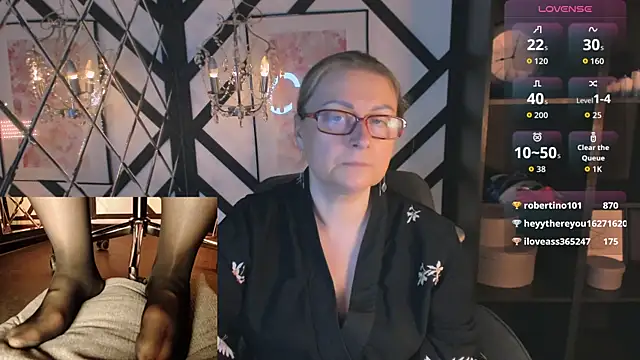 Alexandra Kind online show from 05-16-26, 01:48