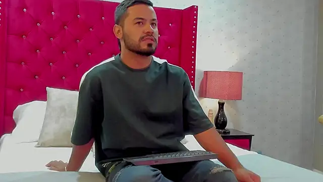 PaoloWalker online show from 04-18-26, 03:09