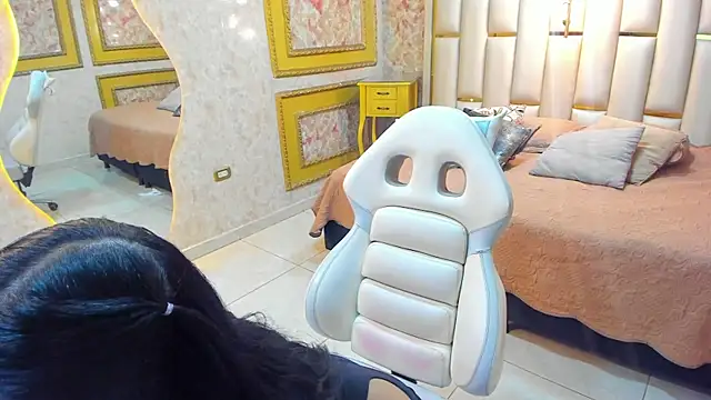 Snapshot of Skinny_Pretty_01 chatting on 04-15-26, 12:21 Skinny Pretty 01 online show from 04-15-26, 12:21