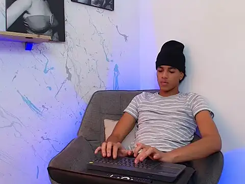 Gabriiel maddox online show from 04-15-26, 07:58