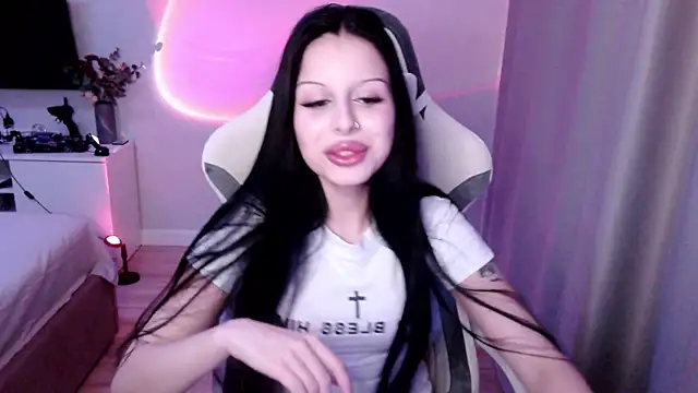 lola ring online show from 04-15-26, 08:42