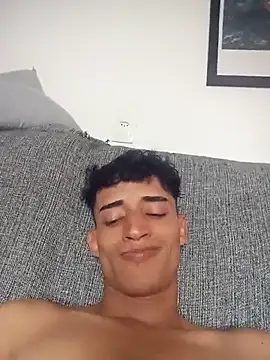 LatinBoy10 online show from 04-14-26, 08:25