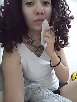 Snapshot of Aura_Phone chatting on 04-21-26, 02:47 Aura Phone online show from 04-21-26, 02:47