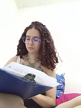 Snapshot of Aura_Phone chatting on 05-22-26, 02:31 Aura Phone online show from 05-22-26, 02:31